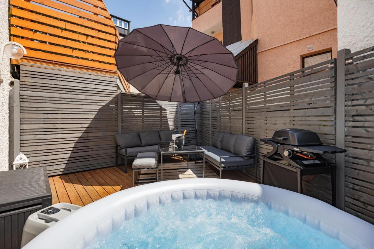 Terrace Apartment With 5 Rooms, Whirlpool And Bbq Augsburg Exteriör bild
